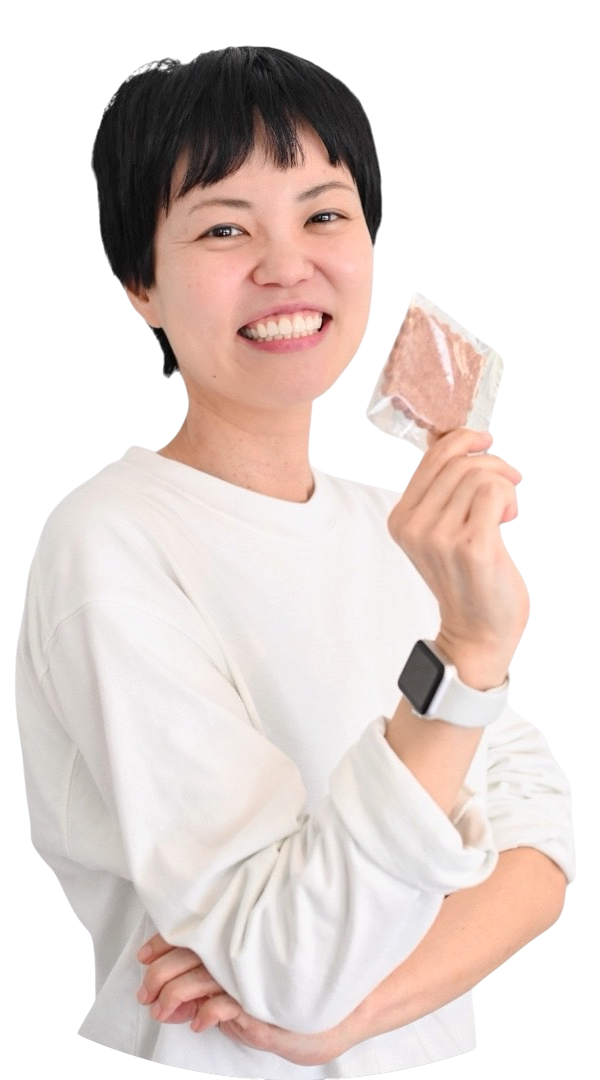 お菓子屋で働く仲間あきこ